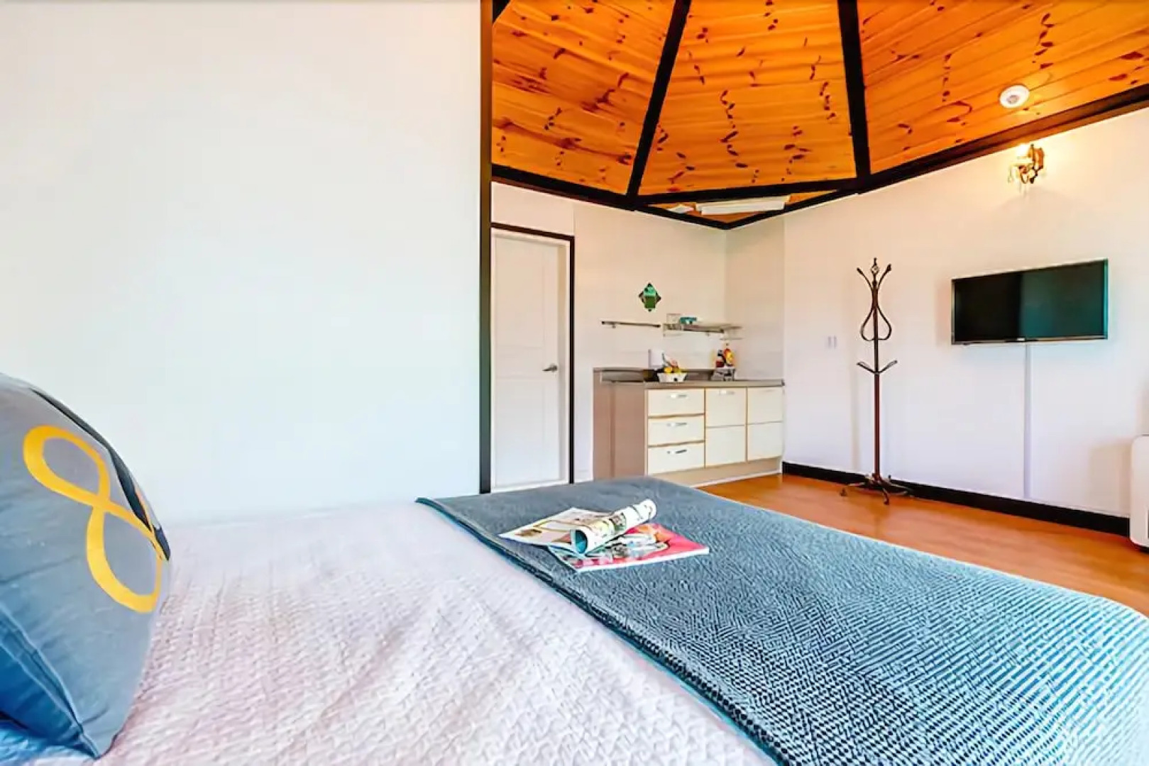 Anmyeondo Mintne Pension