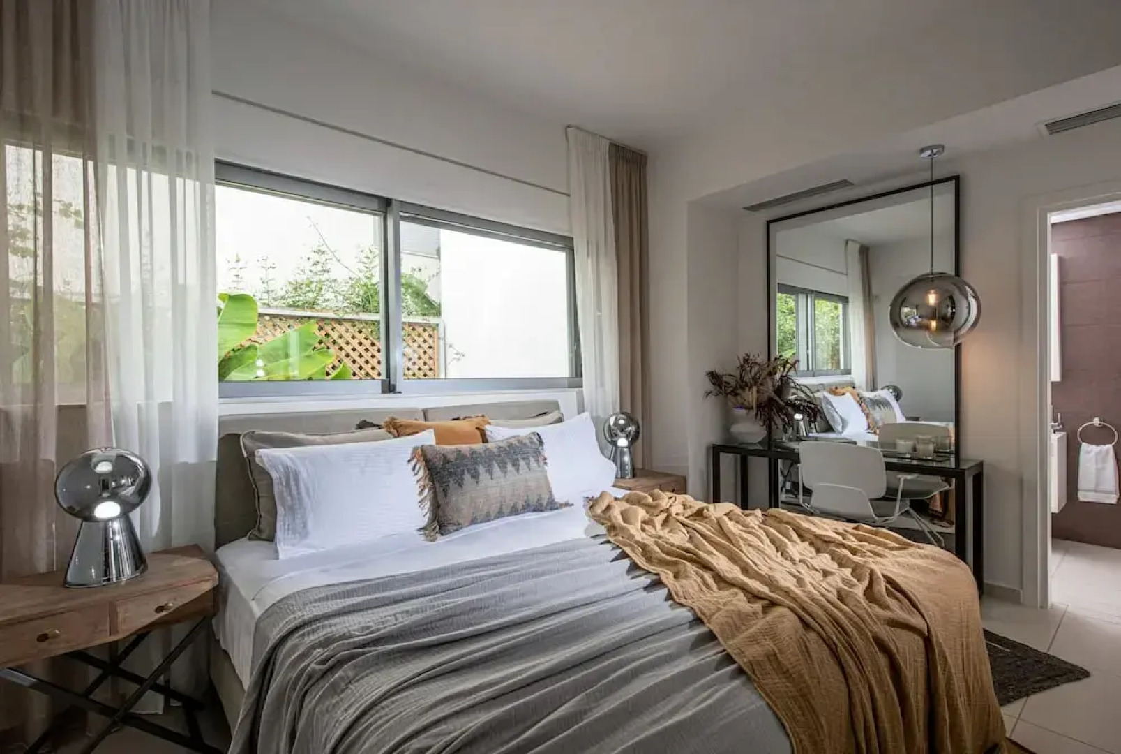 Lady Sea 6 Bedroom Villa with Heated Pool & Private Beach Access