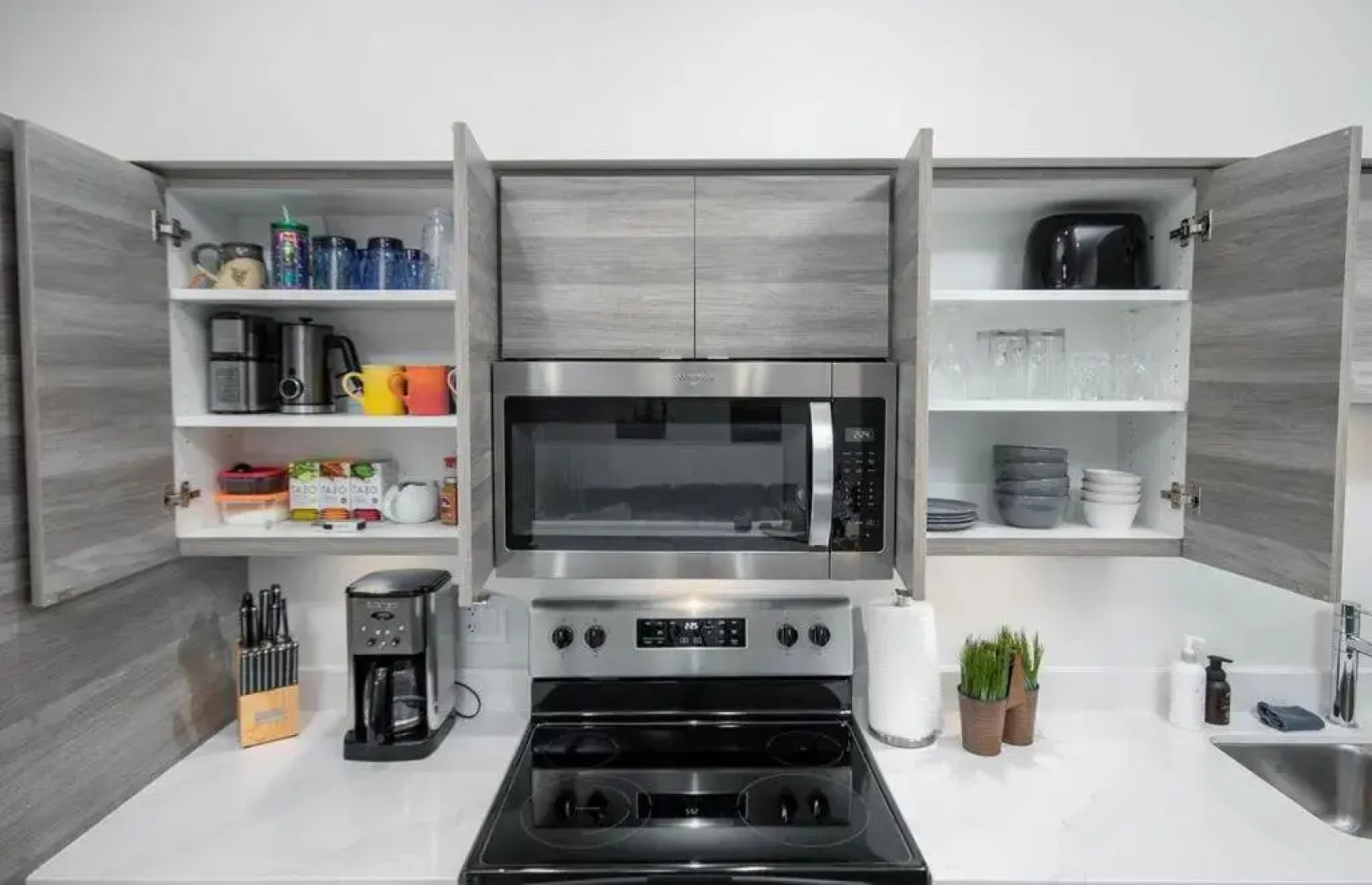 Top Floor on Okanagan Lake with AC & Heated Pool