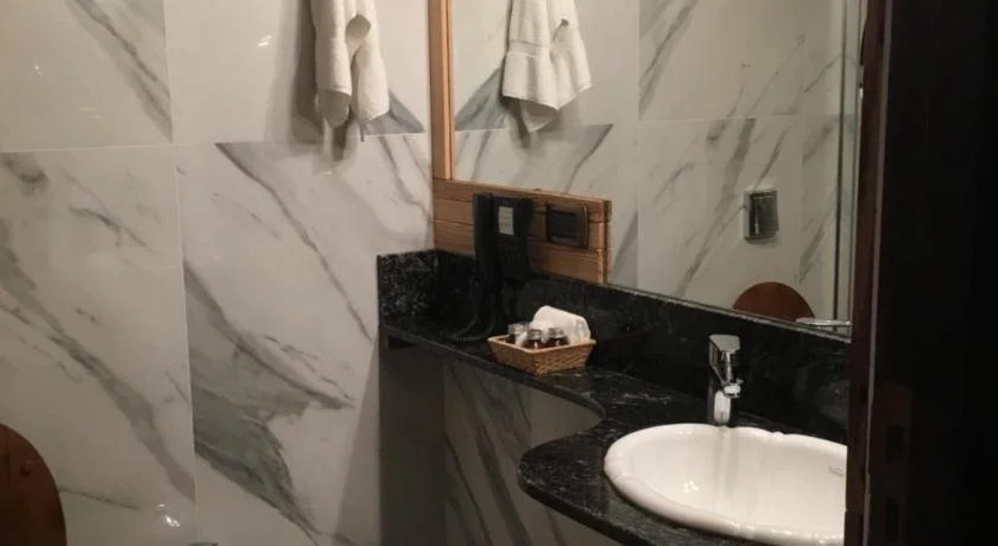 Los Nobles Hostal de Bosque