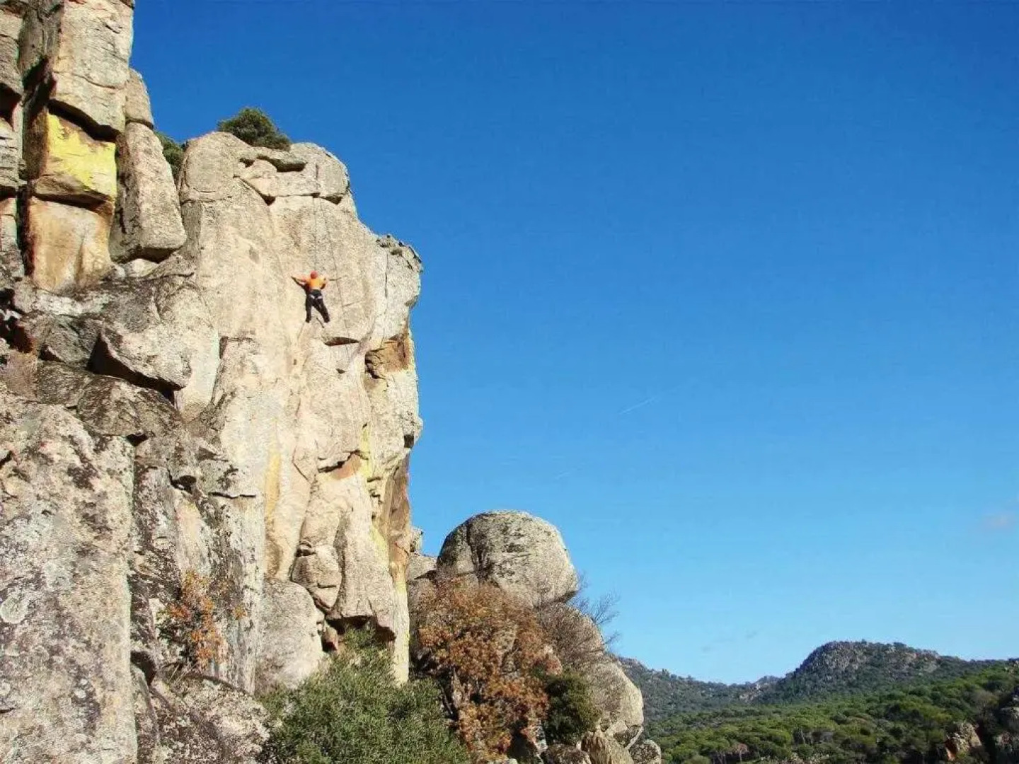 Casa Blanca de La Sierra hasta 24 hasta personas con Piscina Salina y Bbq
