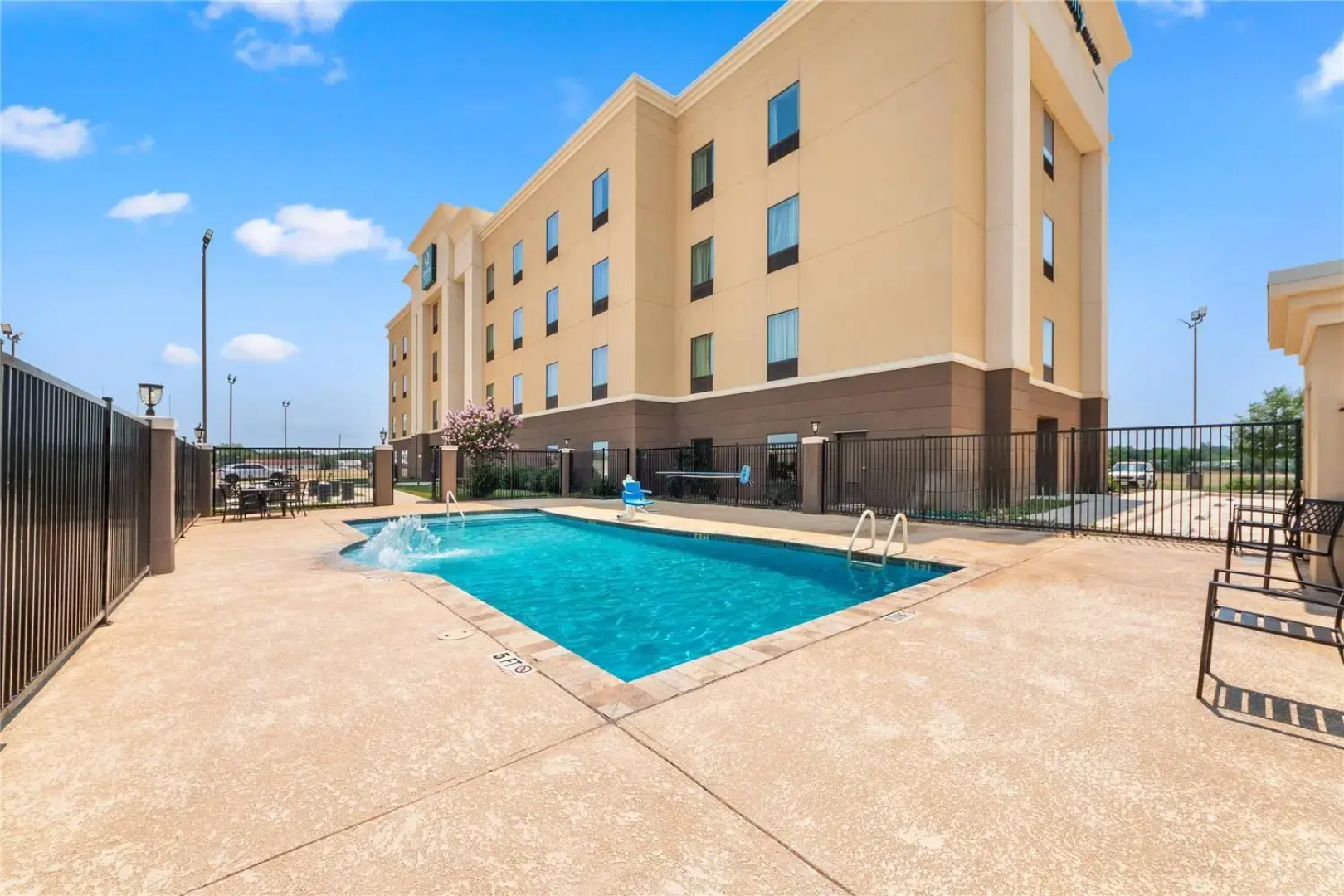 Quality Inn & Suites