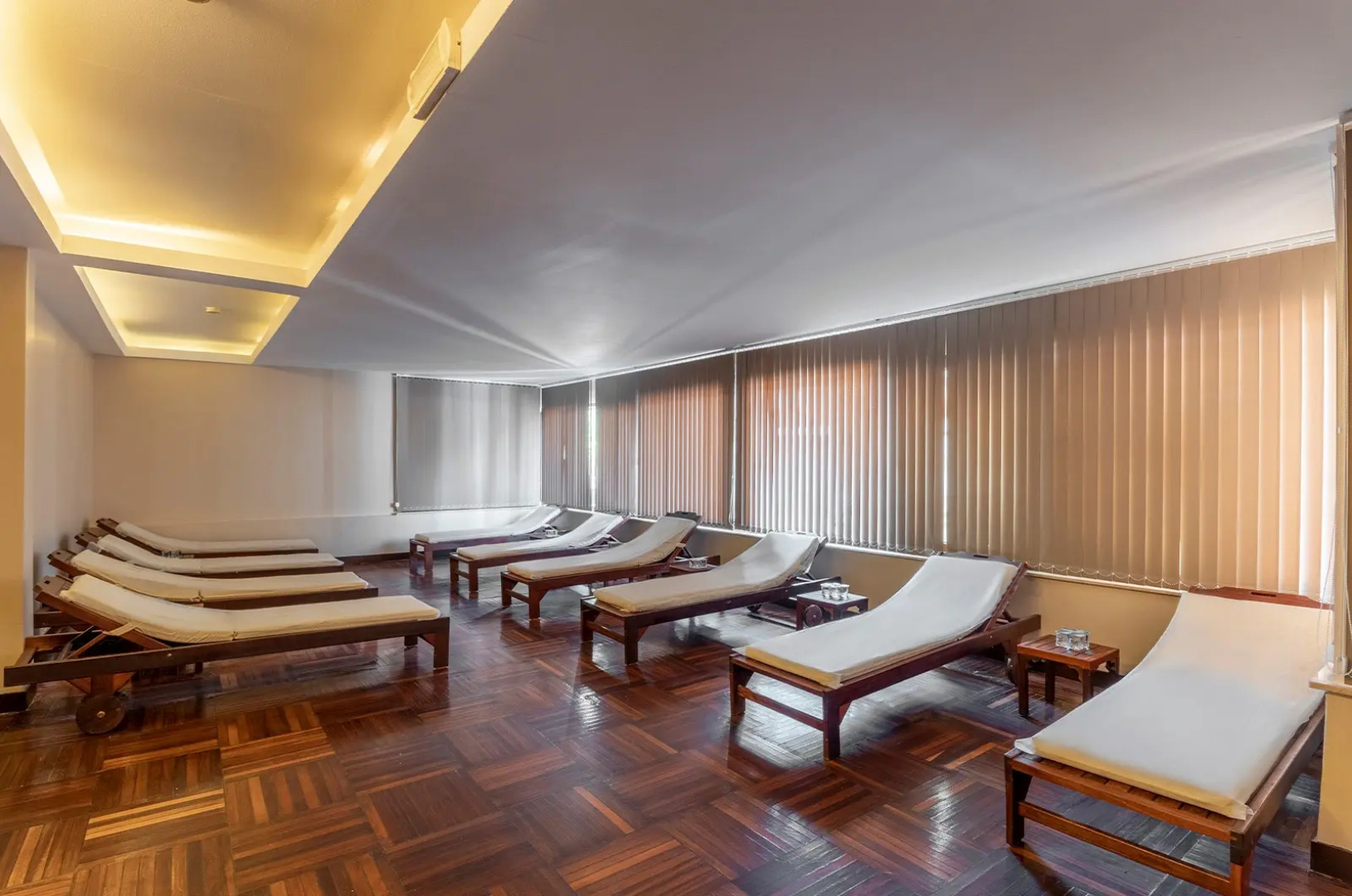 Отель Emelda Sun Club