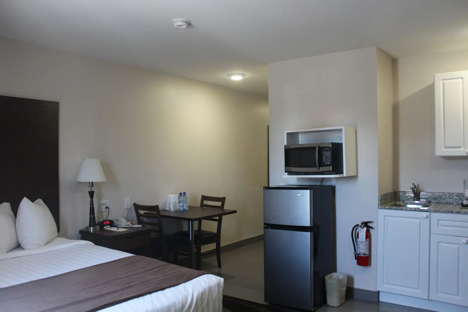 Walking Eagle Inn & Lodge