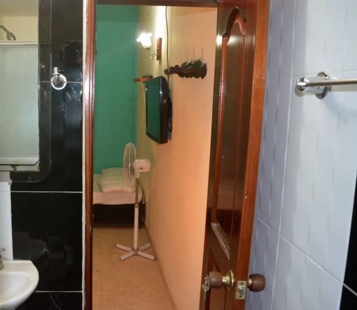 Mayleen Colonial Hotel