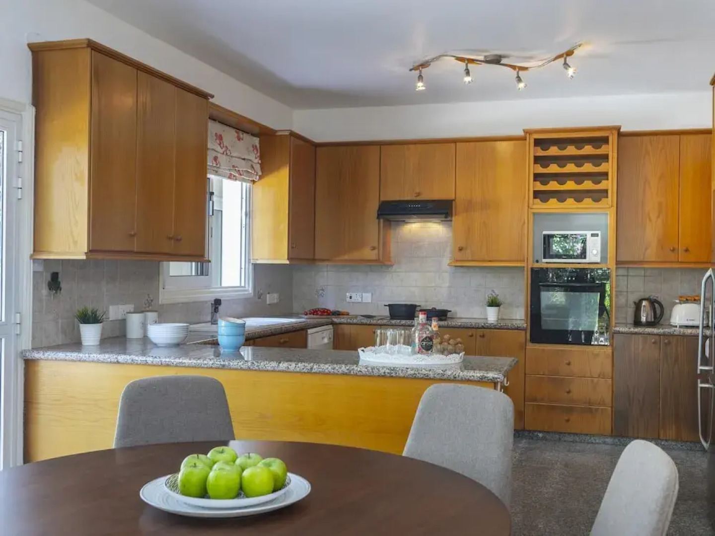 Meneou Seaside Mansion 7