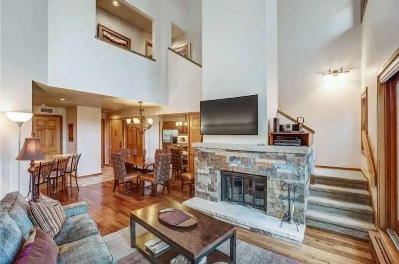 Ski in, Ski out, 2 Bedroom Luxury Residence in Snowmass Village