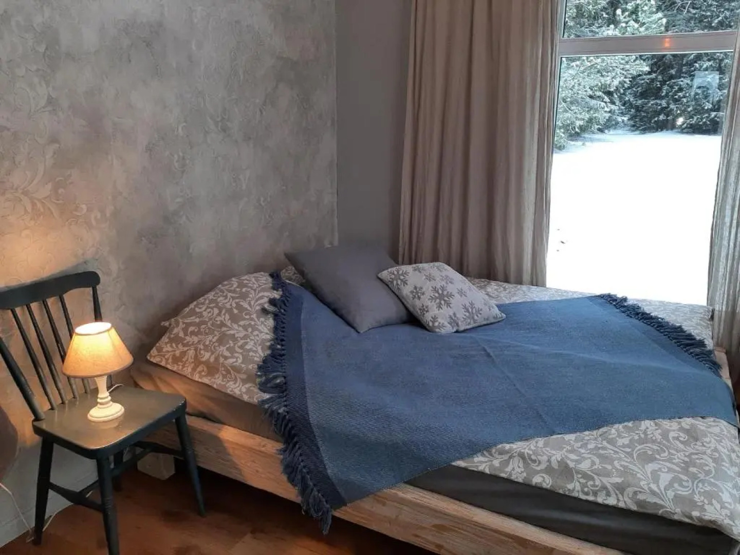 Mellene 1 bedroom house in nature & hot tube