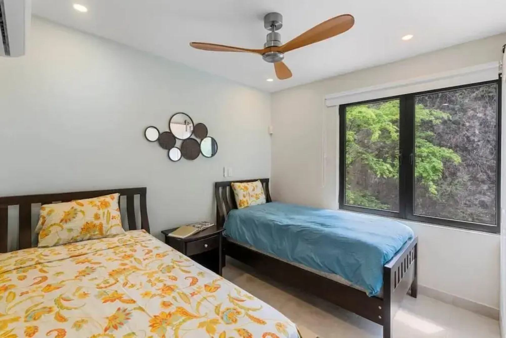 Stylish Villa with Brand-New Furniture, Panoramic Ocean Views, and Infinity Swimming Pool & Hot Tub