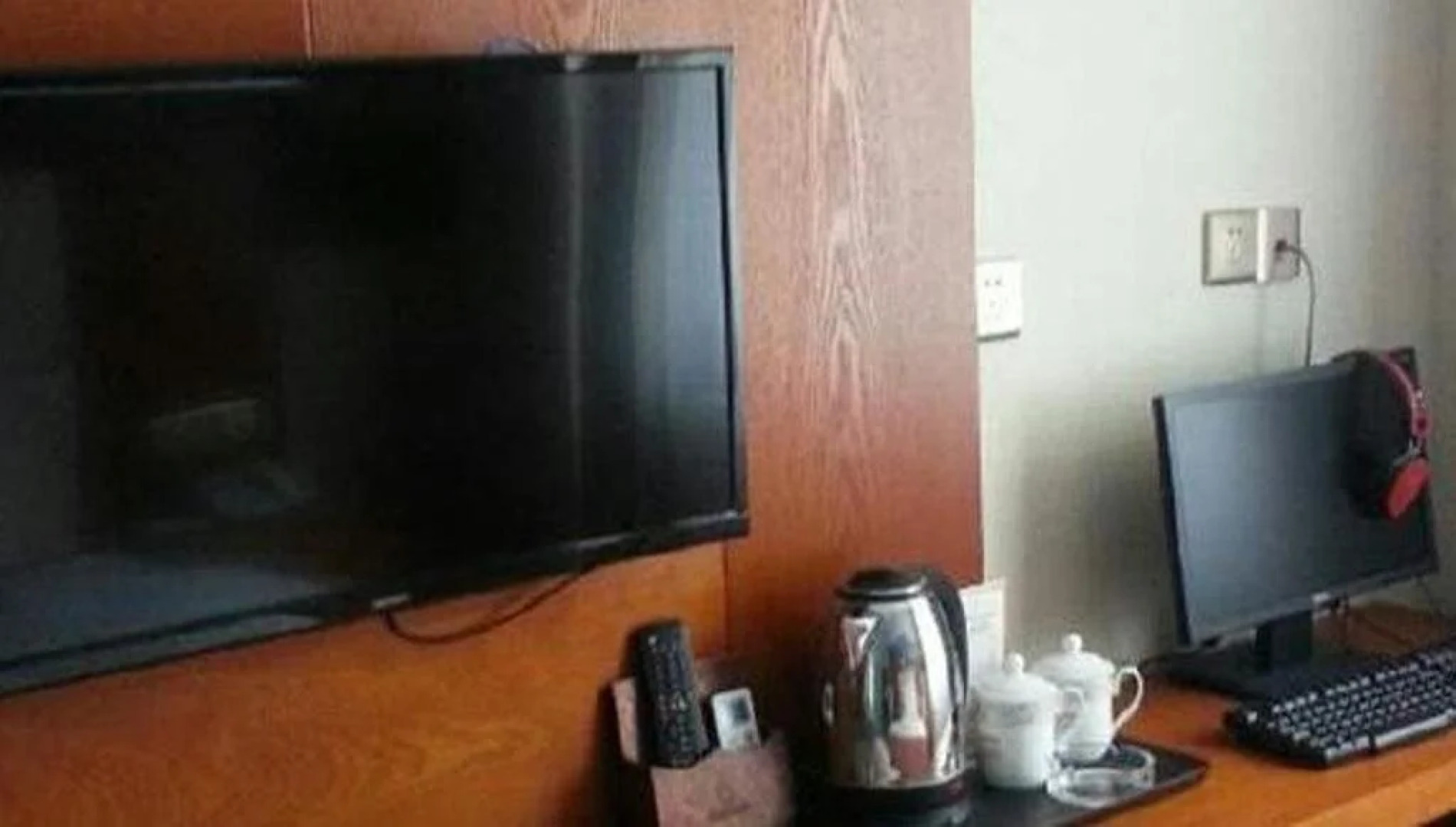 Golden Moon Business Hotel