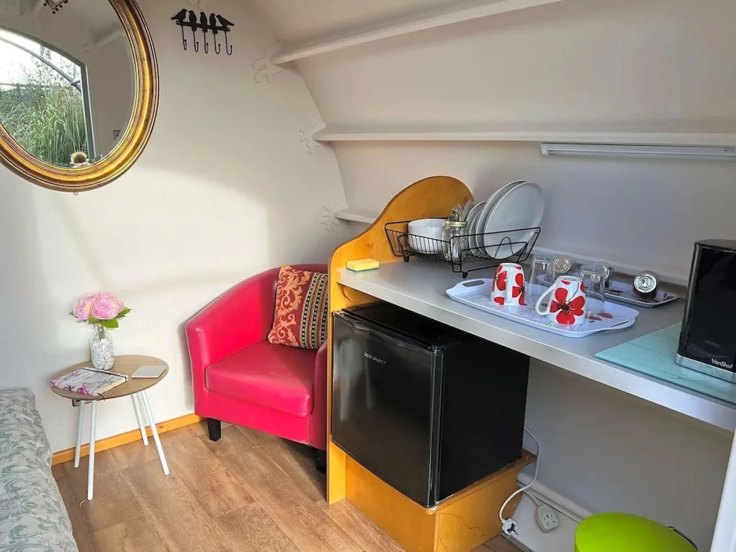 Cosy 1 Bedroom Cabin- Moon Pod