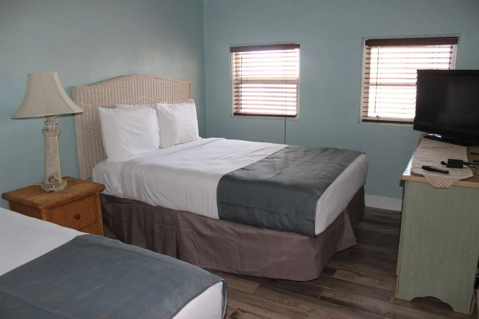 Shoreline Suites & Cabana Cottages