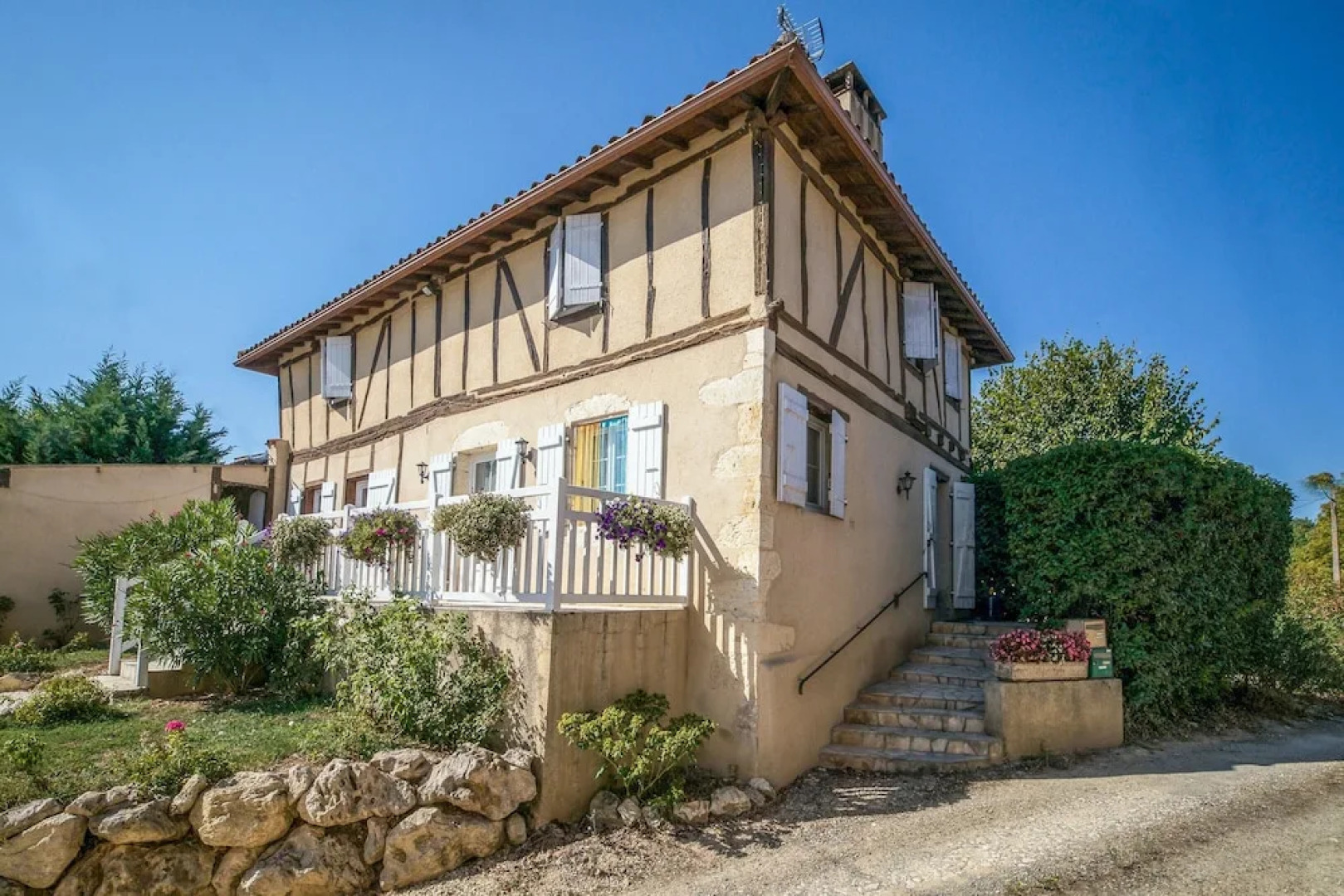 House With 4 Bedrooms in Courrensan, With Private Pool, Furnished Gard