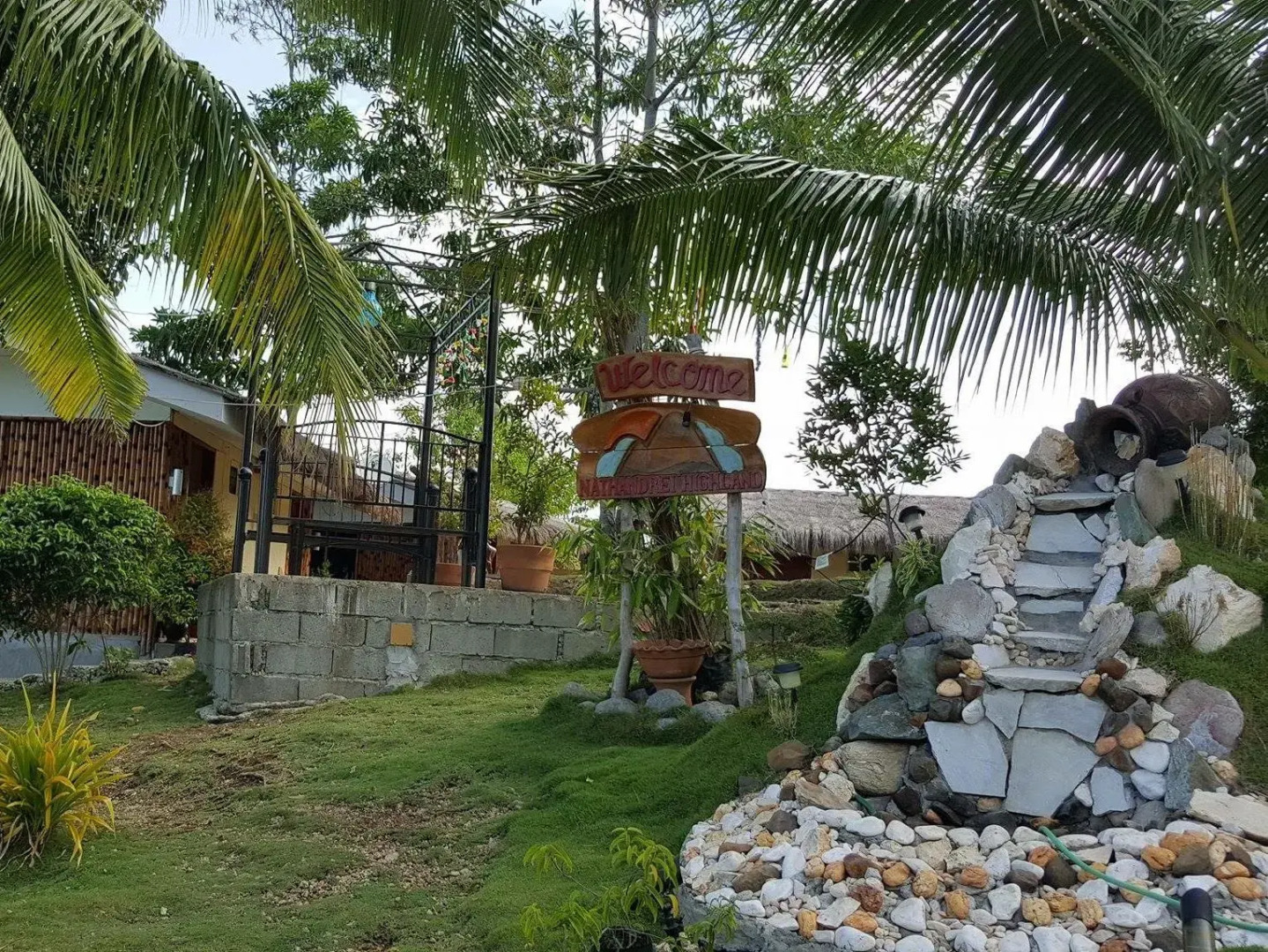 Nathandrei Highlands Hotel