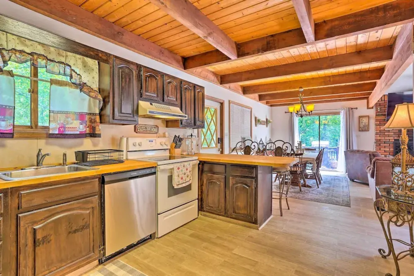 Bushkill House w/ Deck & Community Amenities!