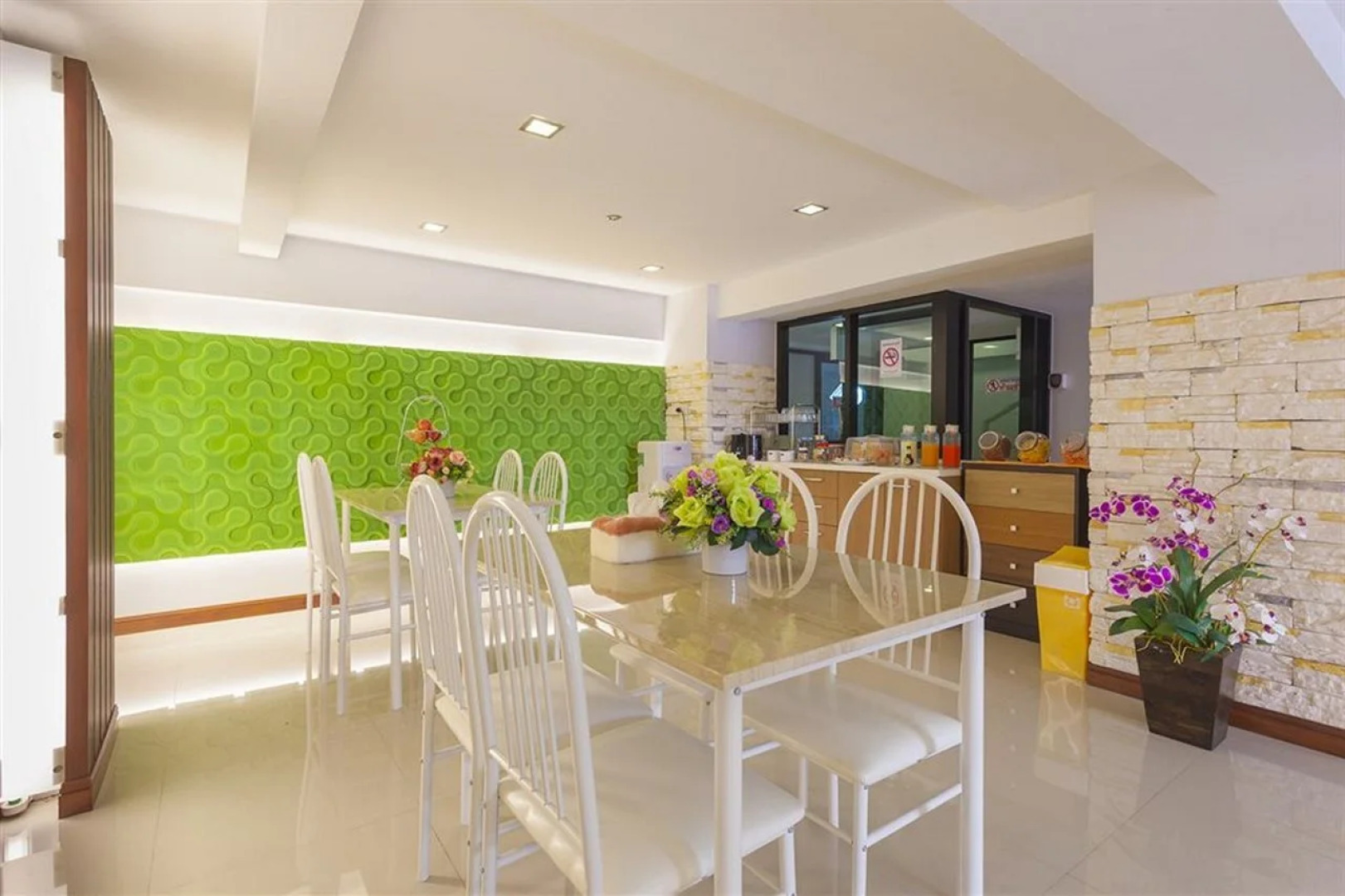 Patong Max Value Hotel