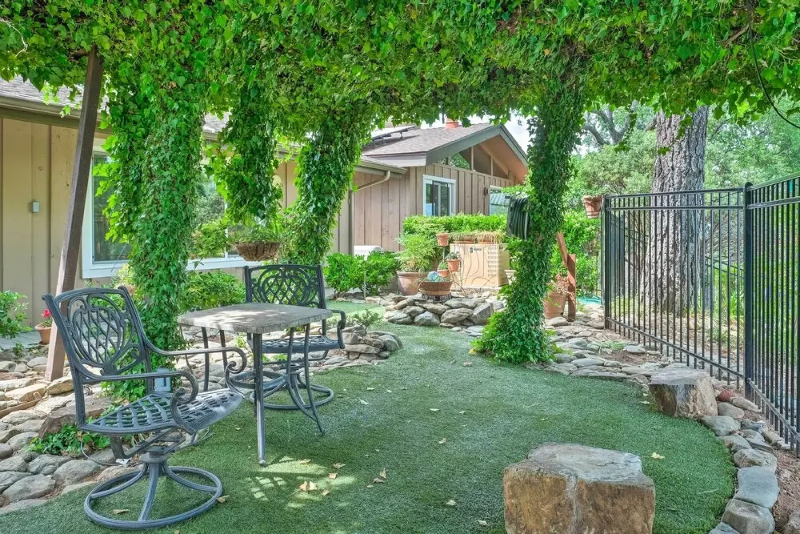 Unique 'yosemite Mountaintop Retreat' on 100 Acres