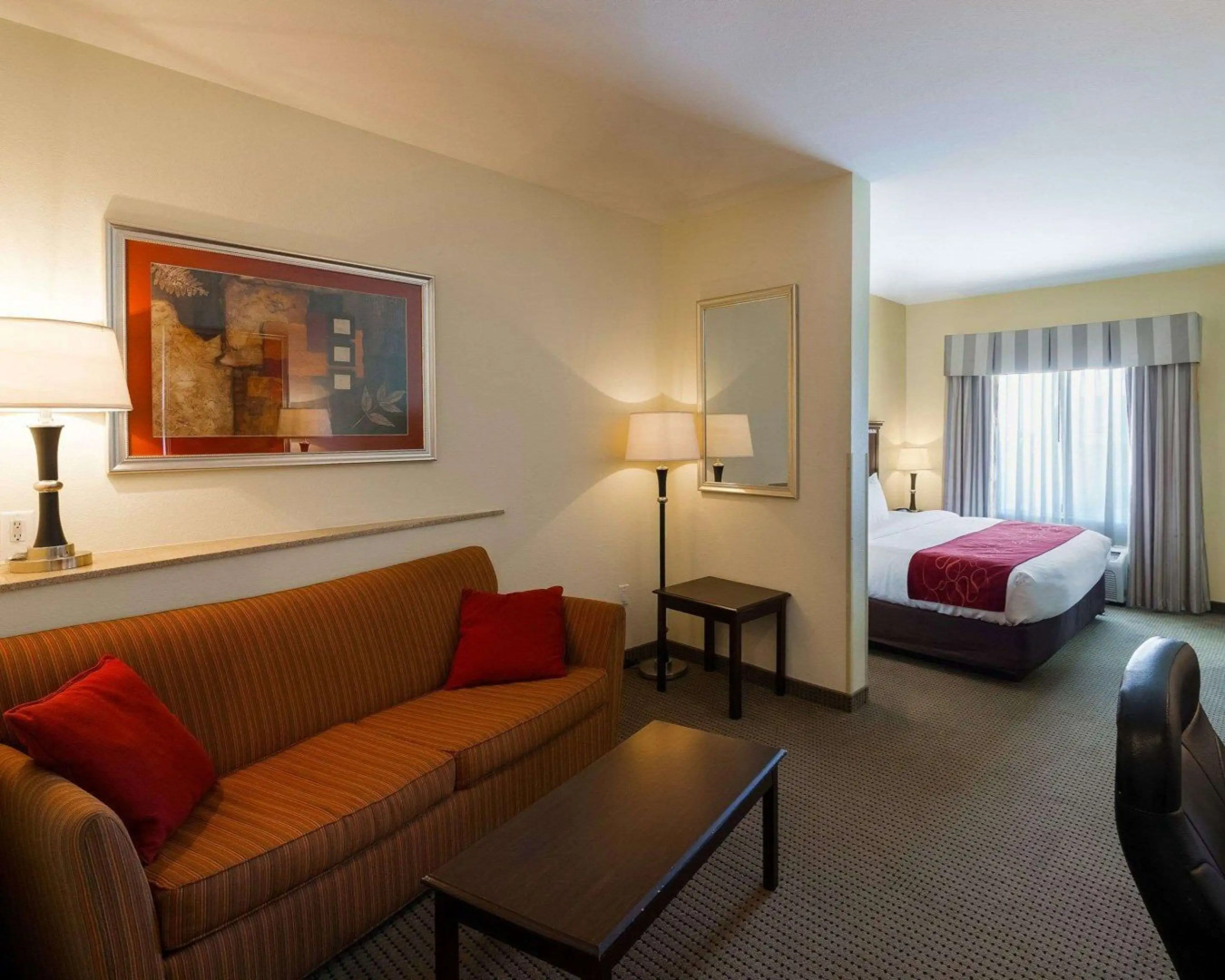 Comfort Suites University