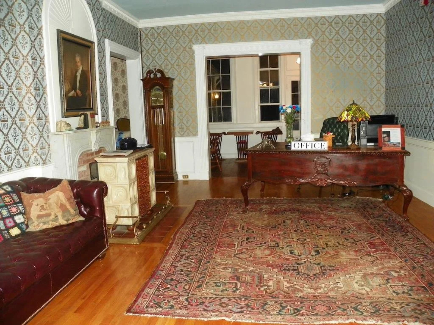 Homeport Inn and Tavern