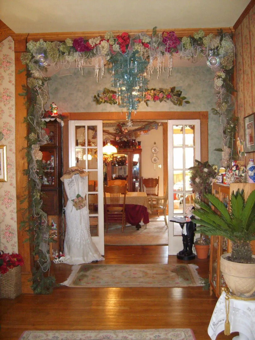 The Queen, A Victorian Bed & Breakfast