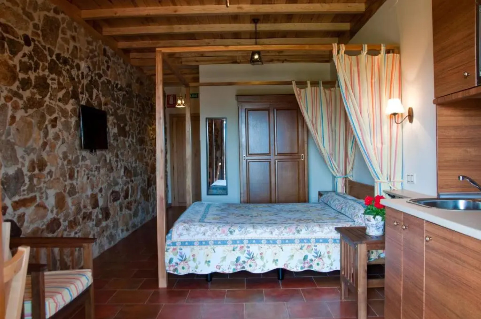 Apartamentos El Jardin del Poeta