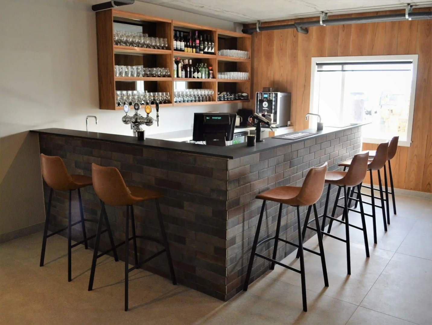 Konvin Hotel