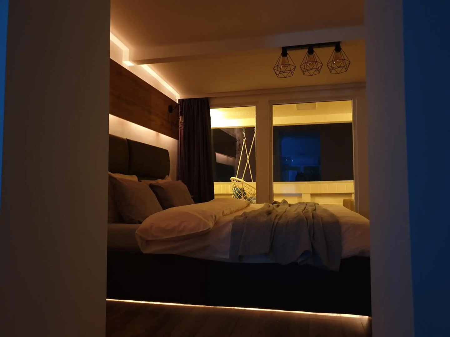 Sky Apartments Special