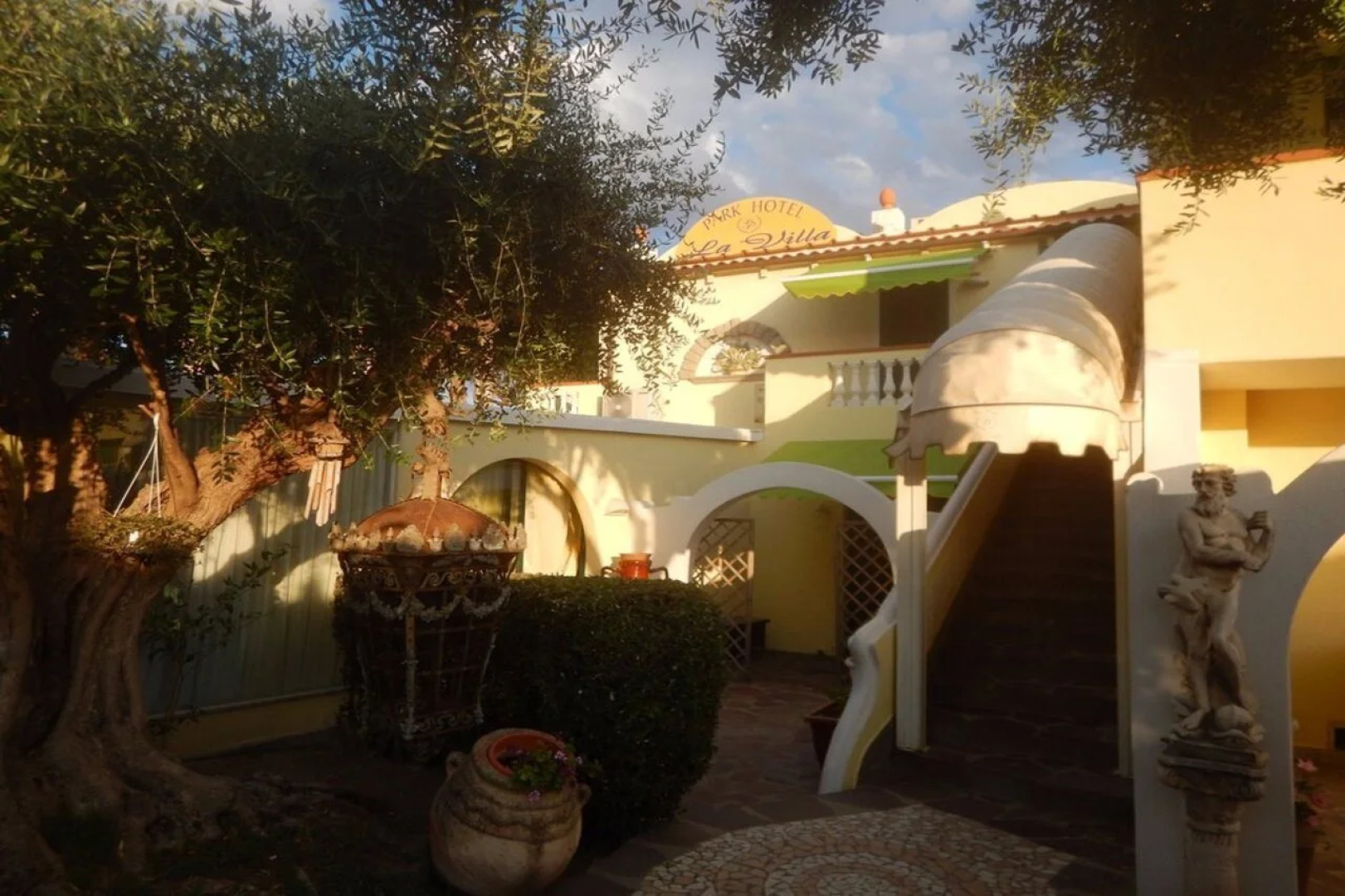 La Villa Resort & Spa