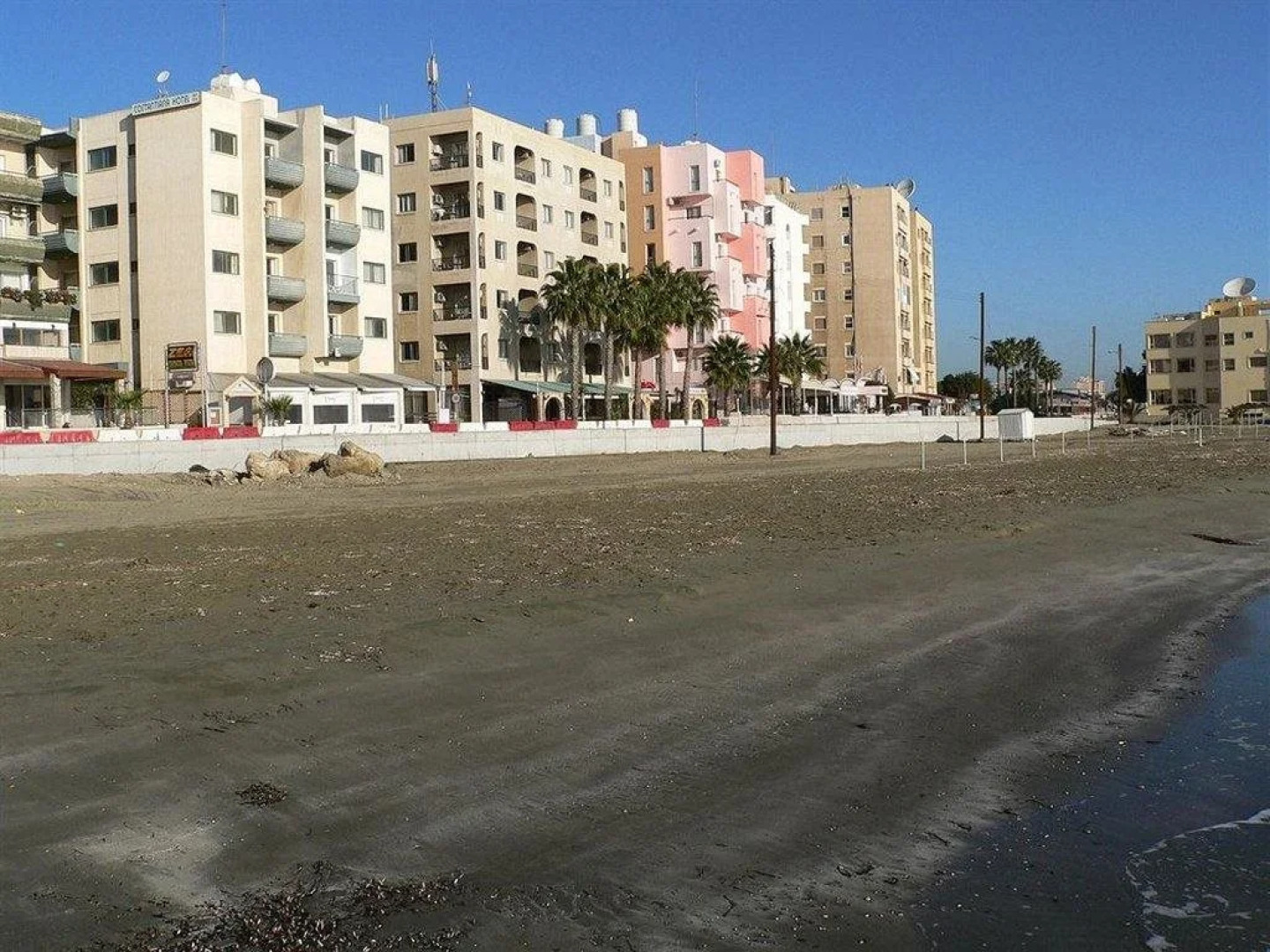 Costantiana Beach Hotel Apartments