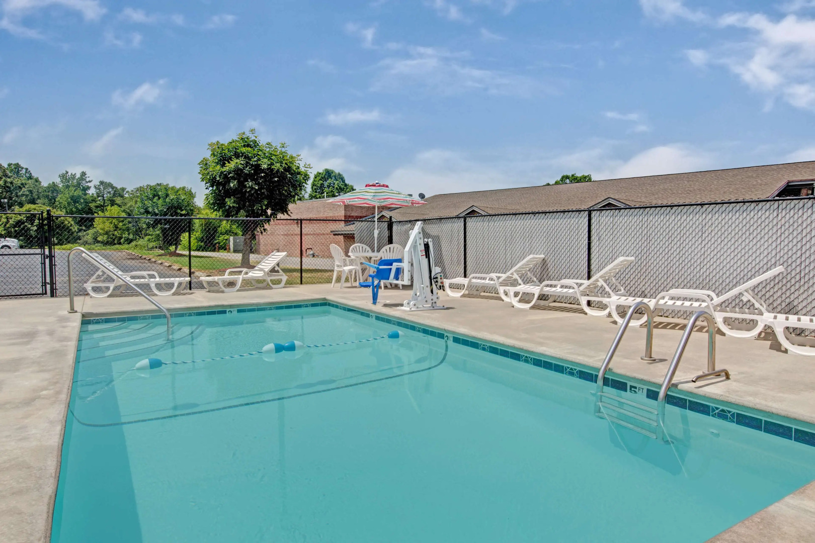 Super 8 by Wyndham Shelby