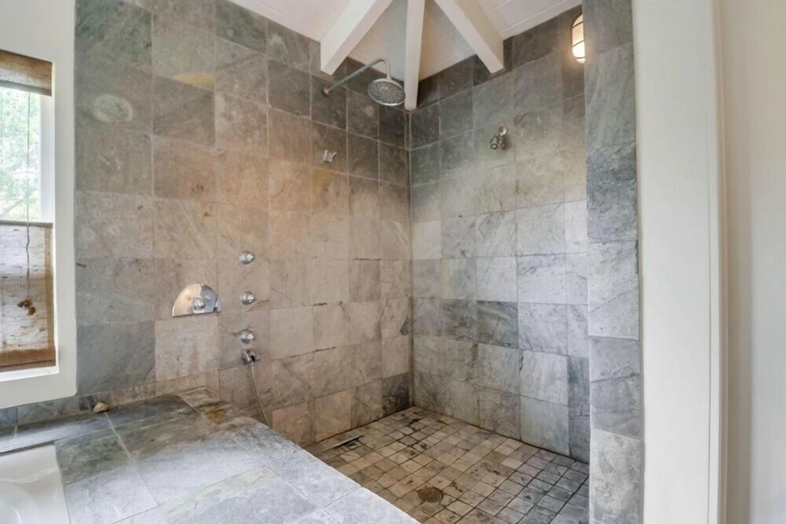 1155 Hymettus Ave 4 Bedroom Home by Redawning