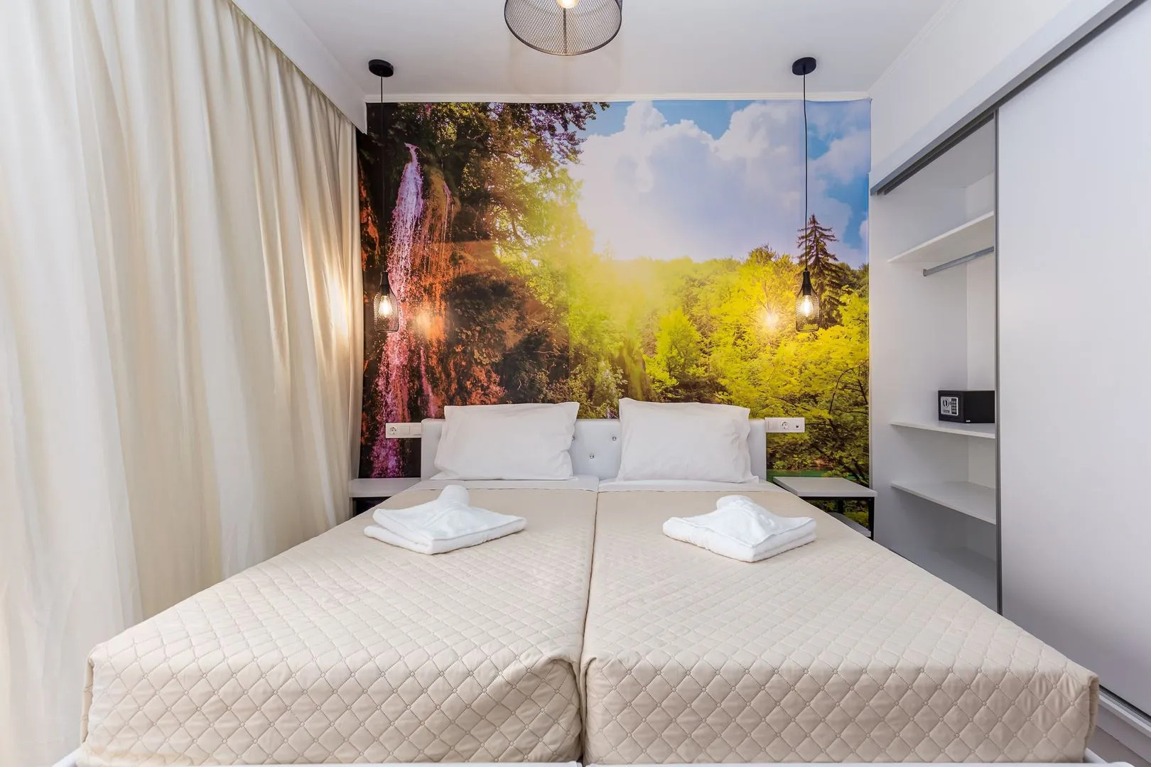 Aqua Luxury Suites Roda