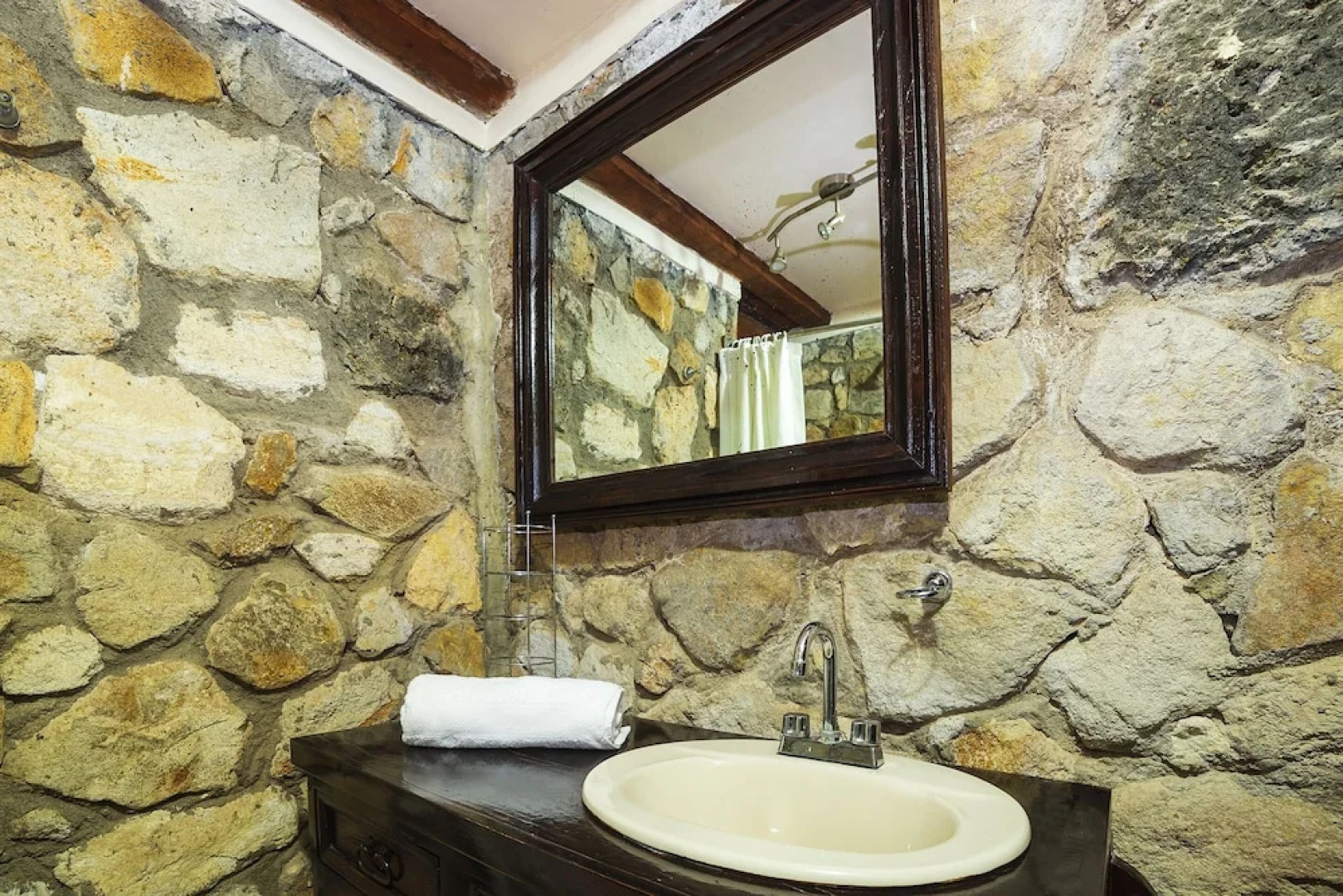 Capital O Cabañas El Rincón