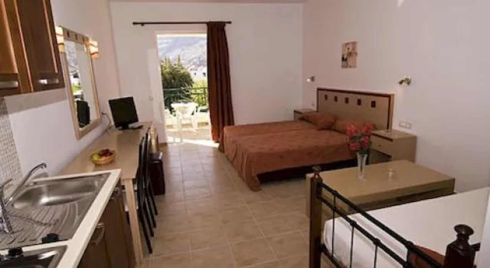 Sifis Studios Pefkos