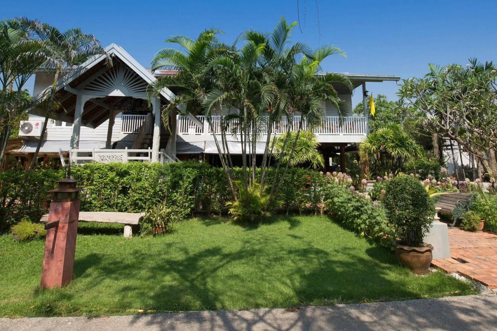 Tharaburi Resort Sukhothai