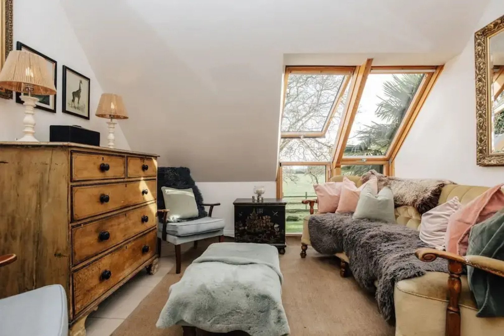 Vintage Chic Coach House