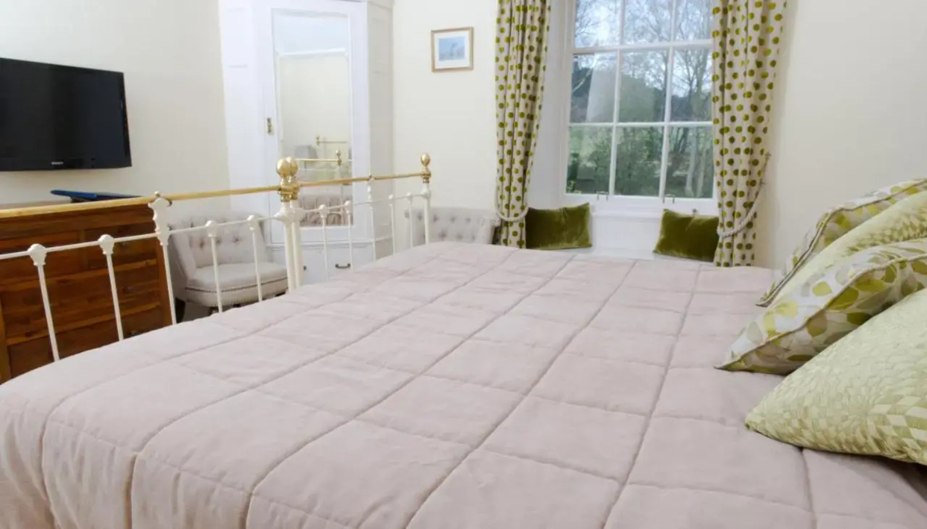 Tyddyn Llan Restaurant with Rooms