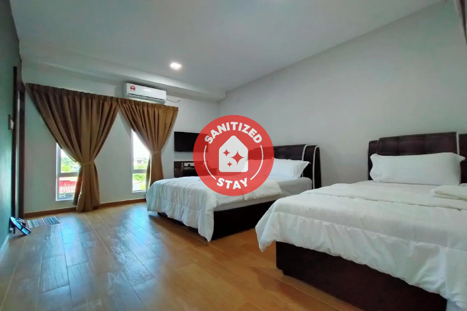 OYO 89859 PP Traveller's Hotel