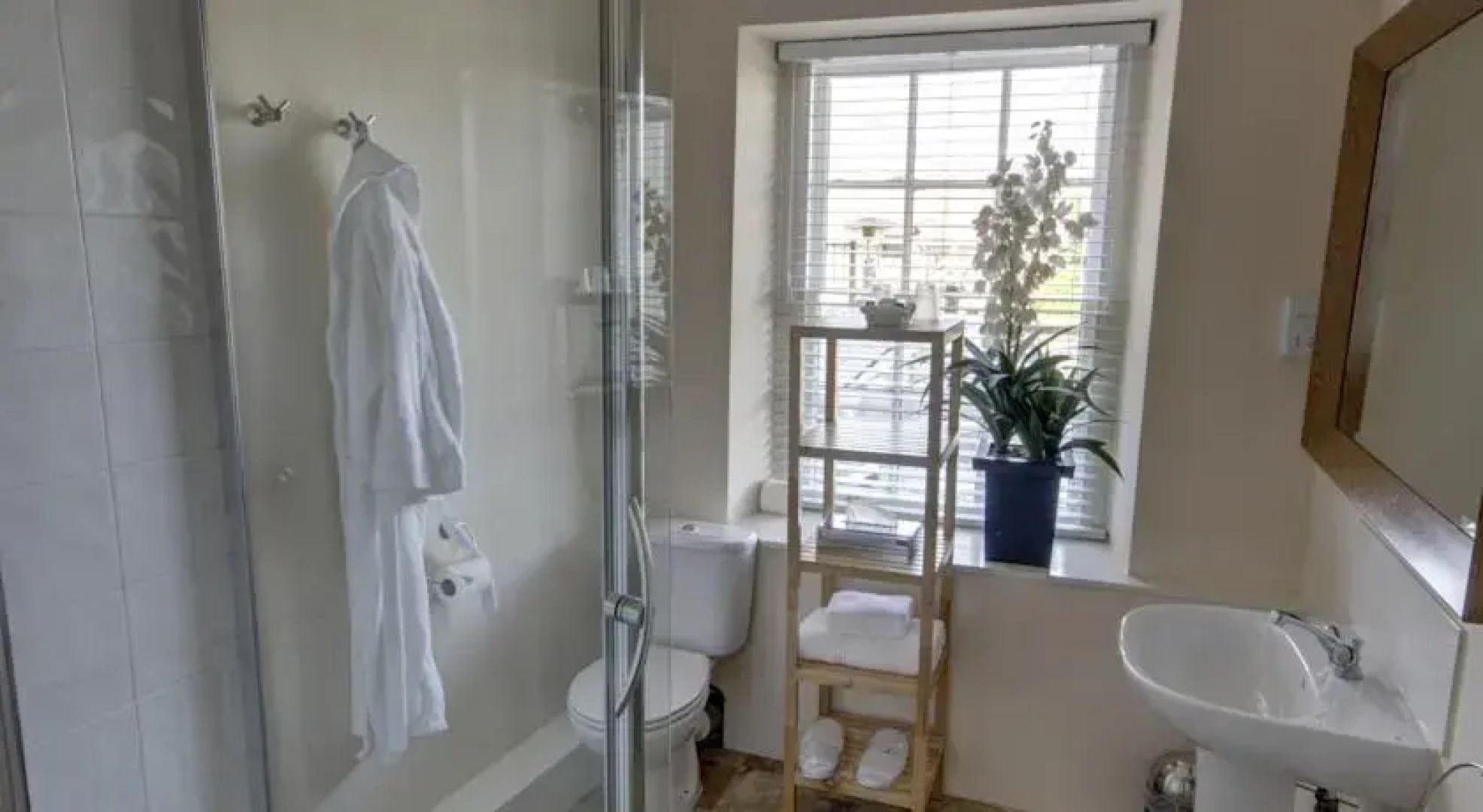 Stockwood Mews Apartments & Cottage