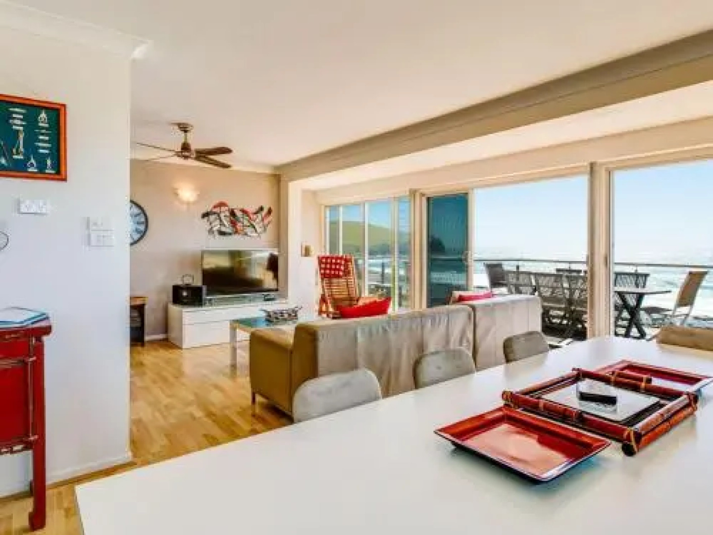 PENZANCE Gerroa Beachfront to Shelley Beach and 4pm check out Sundays