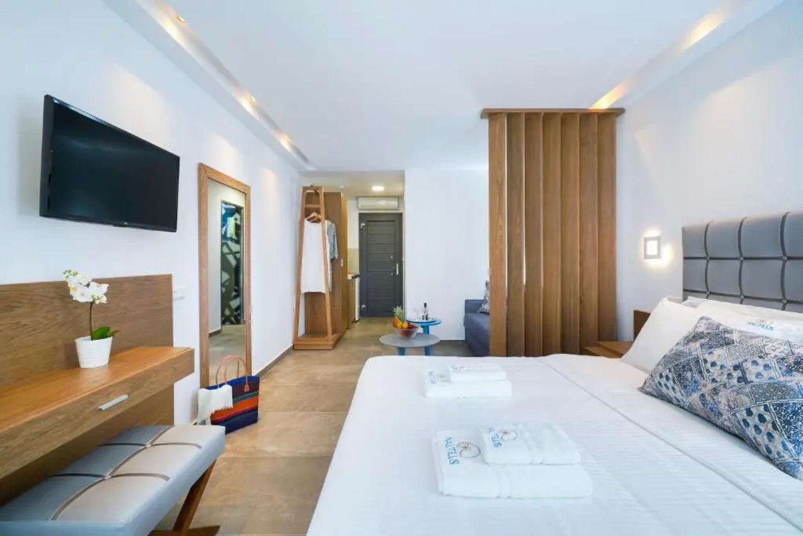 Studios Nautilus III