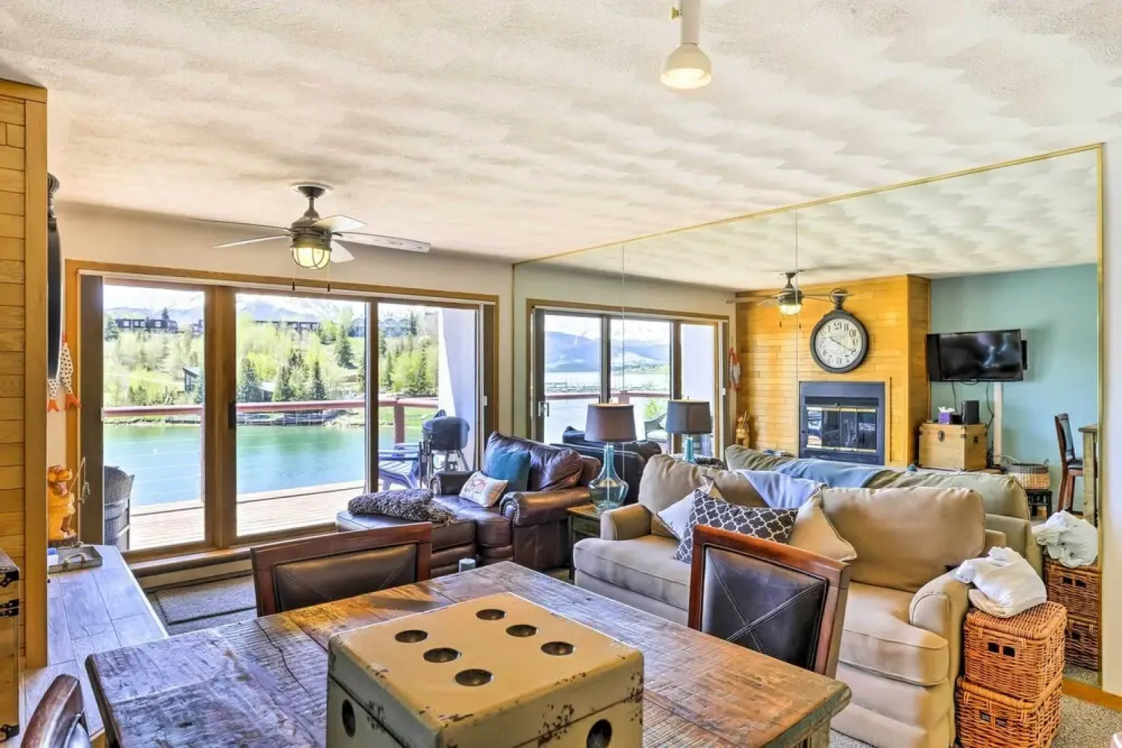 Lakefront Dillon Gem w/ Balcony: 6 Mi to Keystone
