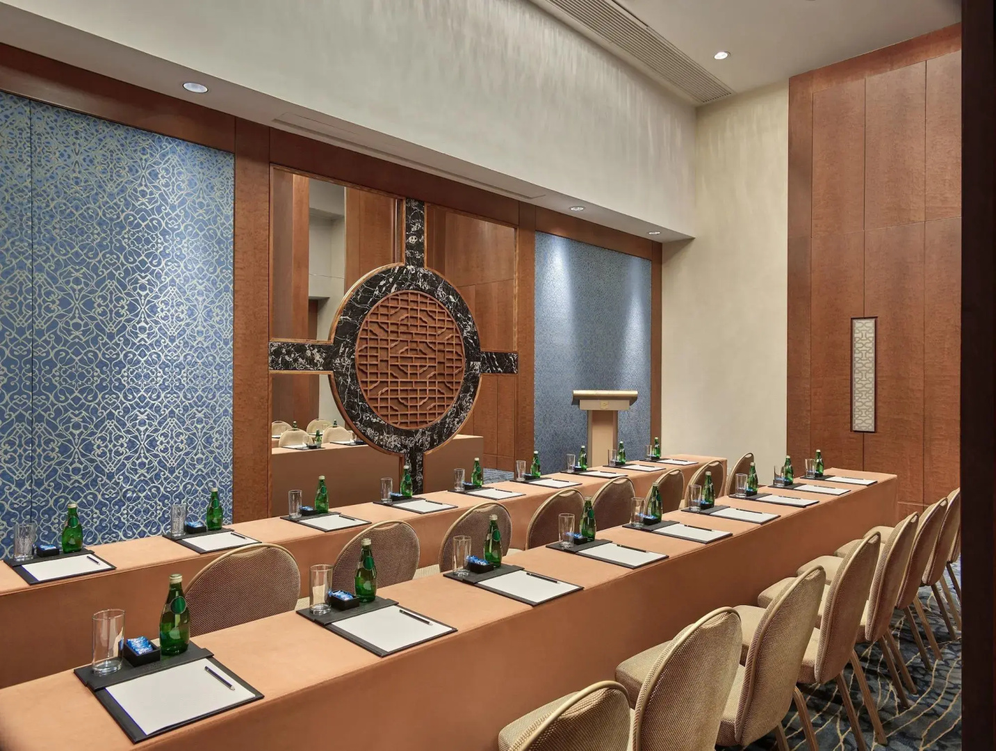 Отель Futian Shangri-La Shenzhen