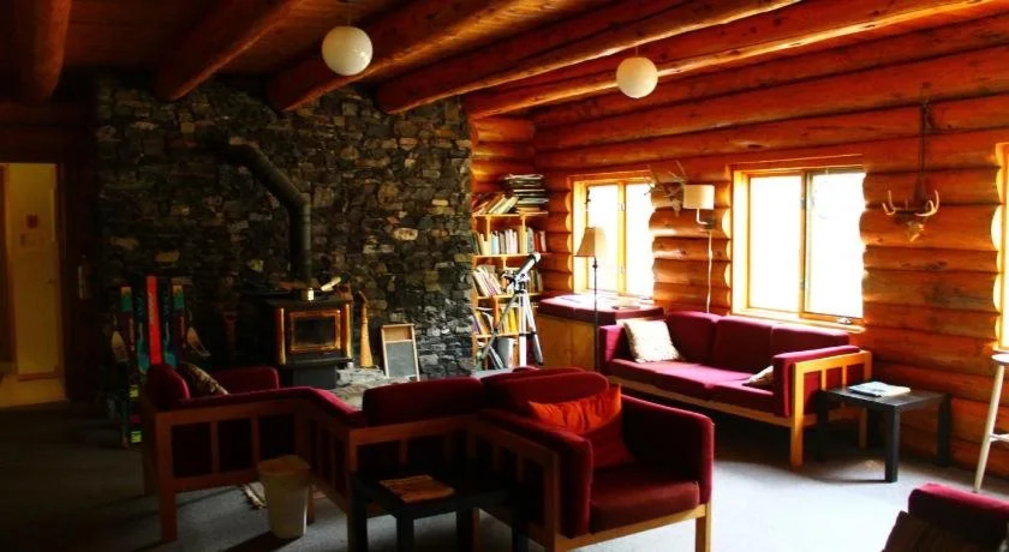 HI-Nordegg Shunda Creek Hostel