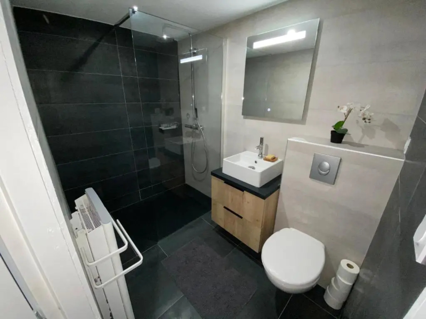 Appartement moderne tout confort, idéalement placé