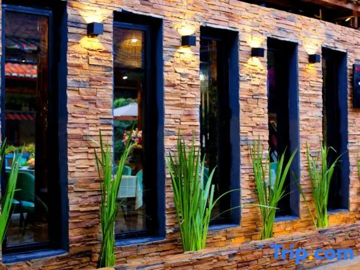 Tung lei small courtyard home