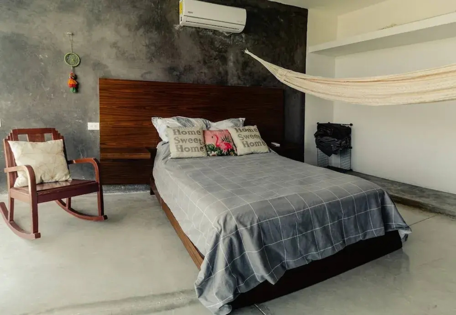 Breathtaking Beach Villa, Feel the Inviting Vibe!