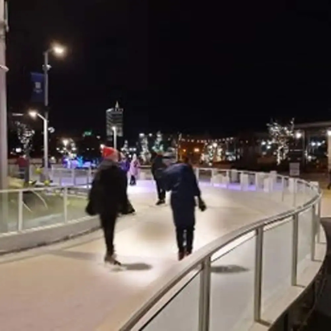 Modern Home Just Mins to Notre Dame 52723