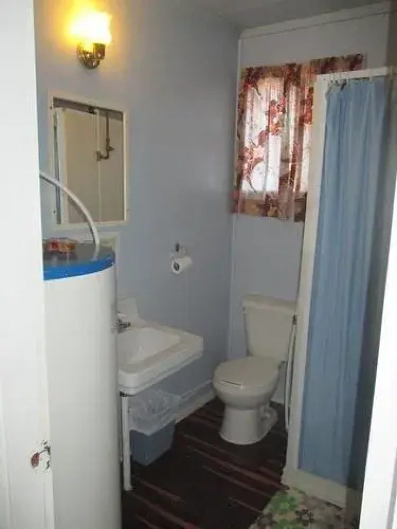 Makiebares Waterfront Accommodations