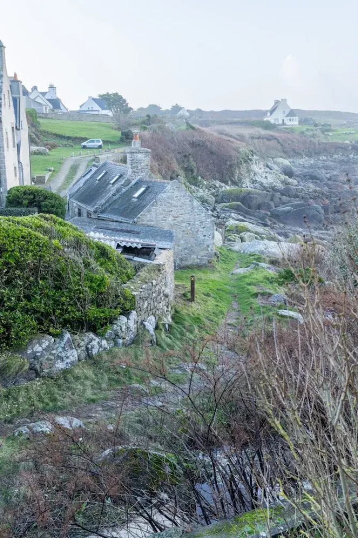 Small Cocoon for 2 by the sea